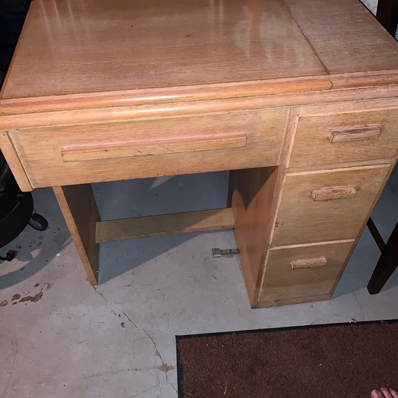 Sewing Machine - Picture 6 of 6